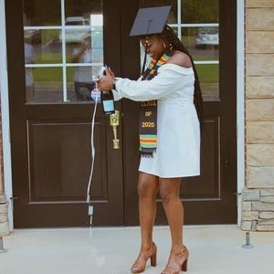 Meet your Posher, Jennifer